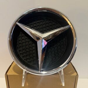 2018-19 Mercedes Ben’s Illuminated Mercedes Star Trim A 166 817 75 00